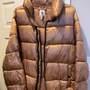 Packable down jacket